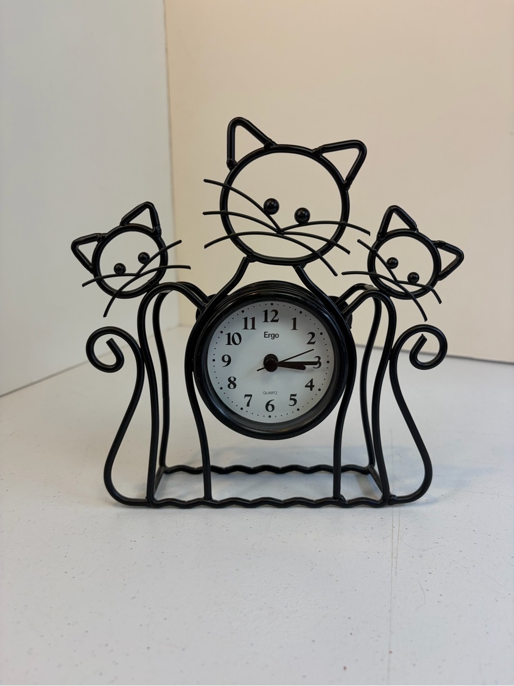 Vintage Wire Black cat lady Kittens Cats Table Clock Kitsch 90s 1990s eclectic
